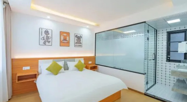 Люкс Grand Dali Guiyin Homestay (Erhai Caicun Longkan Wharf Branch)