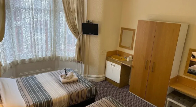 Четырёхместный семейный номер Standard Grange House Hotel
