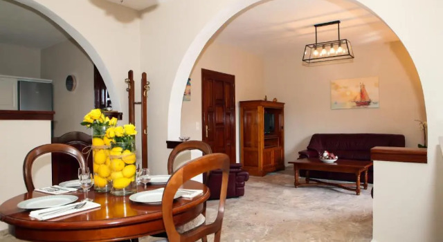 Yiouli Holiday Home, Забронировать Отель Ахарави 
