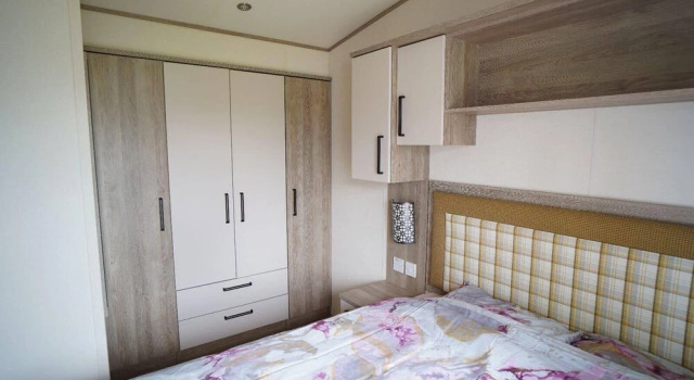 Luxury Caravan-sleeps 6- Pets Ok-site Pool, Varaa Lomakoti Mökit kohteessa Merseyside, Mökki