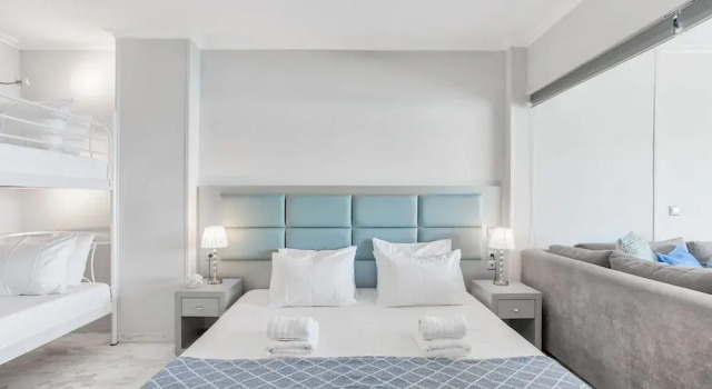Chic Modern Seaside Oasis -Sunny Piraeus