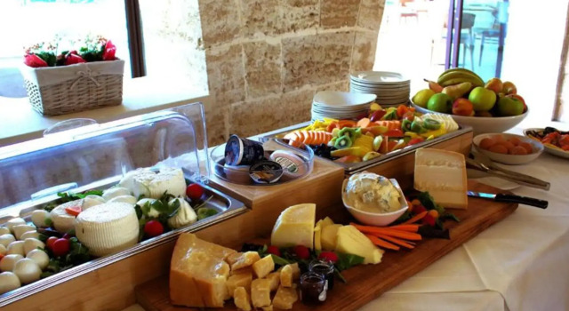Secolario Masseria Del Viverbene, Rezerwuj Pobyt na farmie Hotele w Palmariggi ze śniadaniem, Śniadanie