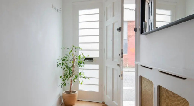 Fantastic 3 Bed Brighton House- Sleeps 6- SUPERFAST WiFi and Garage, Забронировать Отель Отели Исторического графства Суссекса с парковкой, Парковка