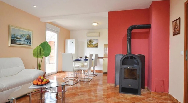 Beautiful Home in Kanfanar With Wifi and 2 Bedrooms