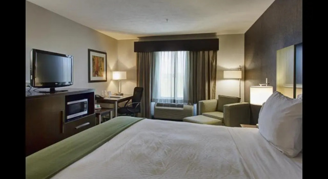 Люкс Holiday Inn Express Hotel & Suites NORTH FREMONT by IHG