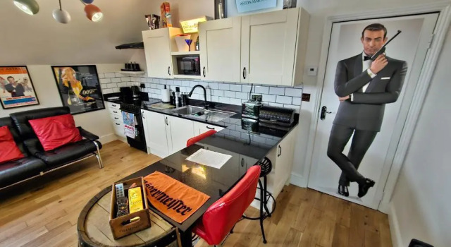 Апартаменты с 3 комнатами Southsea Royale James Bond 3 bed Cool Penthouse, seafront parking