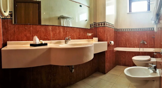 Четырёхместный семейный номер Standard с балконом Hotel Primavera DellEtna