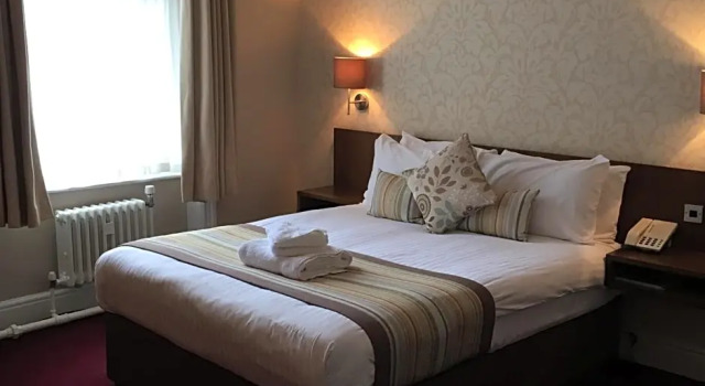 Номер Executive The Crown Hotel