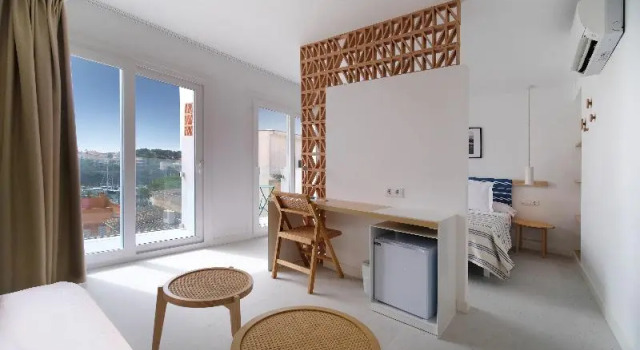 Superior Kahden hengen huone parvekkeella merinäköala Hotel Bini