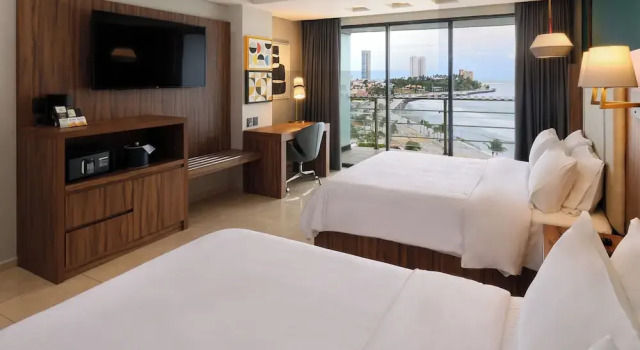 Четырёхместный номер Standard с балконом Holiday Inn Veracruz-Boca Del Rio by IHG