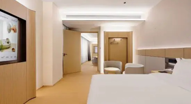 Люкс Business JI Hotel (Chongqing Automobile Expo Center Sanya Bay Subway Station)