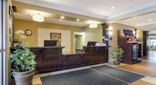 Best Western Plus Peace River Hotel & Suites, Rezerwuj Hotel Peace River Northern Alberta