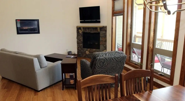 Kiowa Home - Gorgeous Townhome With Amazing Mountain Views 3 Bedroom Townhouse, Забронировать Отель Отели Эстес-Парк 3 звезды, рядом с Marys Lake, 3*