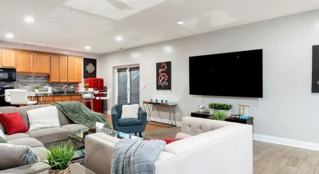 Spacious Luxury Retreat 8 Bed Oasis With 6 Baths, Foglalás Nyaraló Chicago Chicago