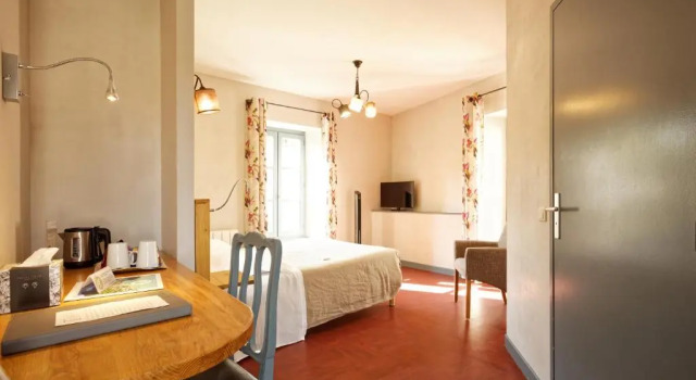 Двухместный номер Comfort Hôtel Le Quatorze