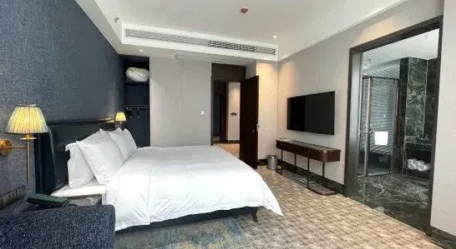 Семейный люкс ZCXX International Hotel