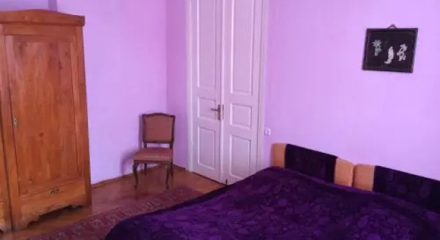 My Moon Hostel Zugdidi, Book Hostel / Vandrerhjem Hostels i Samegrelo Zveno-Svaneti, Hostel / Vandrerhjem