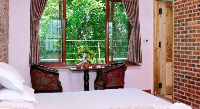 Ho Nui Dinh Hotel