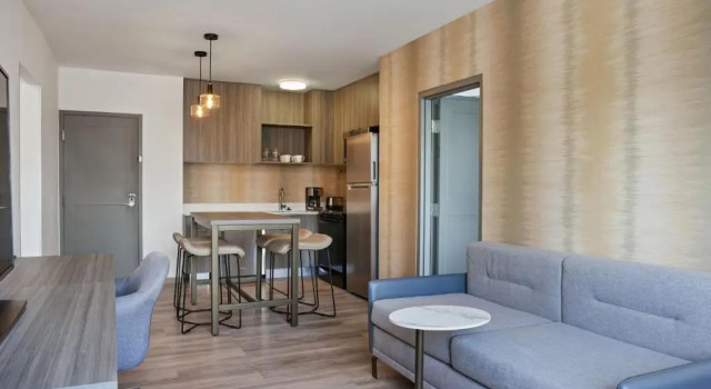 Люкс с 2 комнатами с балконом и с частичным видом на поле для гольфа Residence Inn by Marriott Playa del Carmen