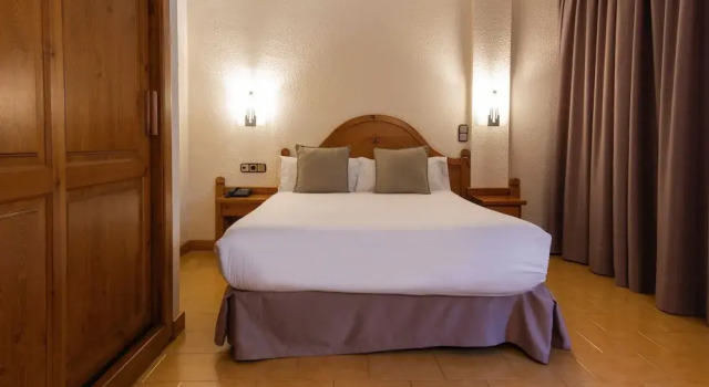 Трёхместный семейный номер Standard Hotel Sant Gothard by Nexta