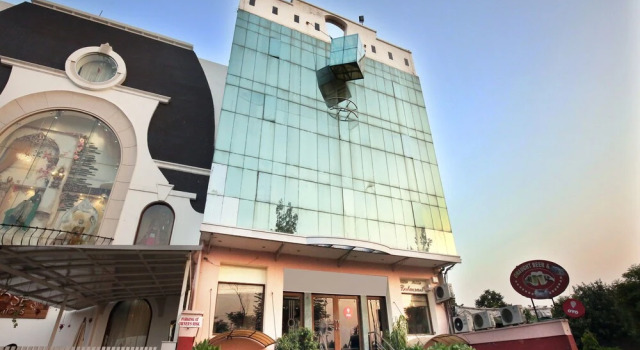 OYO 1898 Hotel Aditya