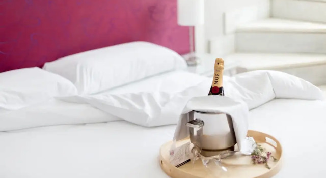 Четырёхместный номер Standard с балконом Hotel Plaza Cavana