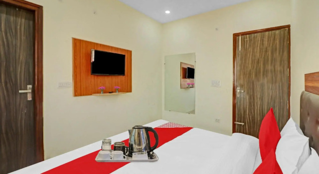 OYO 87988 Hotel Happy Moments