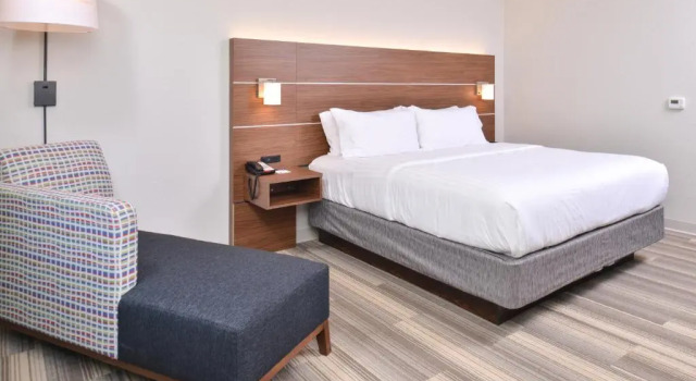 Номер Standard Holiday Inn Express & Suites Omaha Airport by IHG