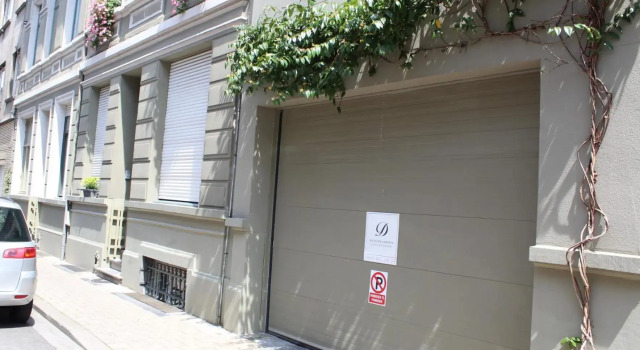Huis Dujardin 1, Забронировать Отель Антверпен провинция Антверпен, рядом с Станция Антверпен Централь
