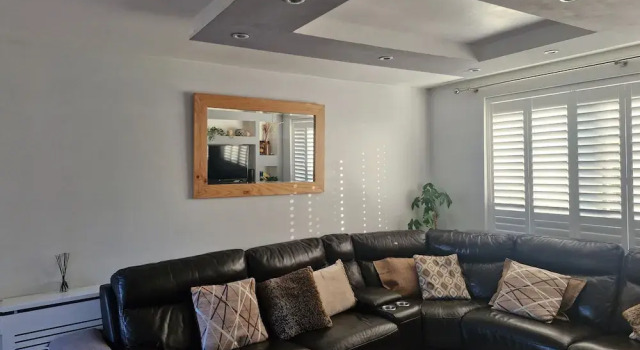 Beautiful Wythenshawe Home Near Airport With Garden & Parking Sleeps 5, Забронировать Дом для отпуска Уизеншо Большой Манчестер