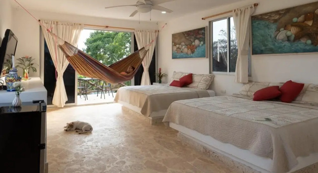 Relaxing Tropical Island Chalet w Private Pool and Beach in Bar, Забронировать Шале Отели Бару с парковкой, Парковка