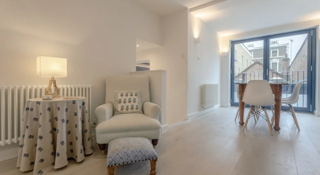 Stunning 3 Bedroom Apartment in South London, Varaa Huoneisto Asunnot kohteessa Merseyside, Huoneisto
