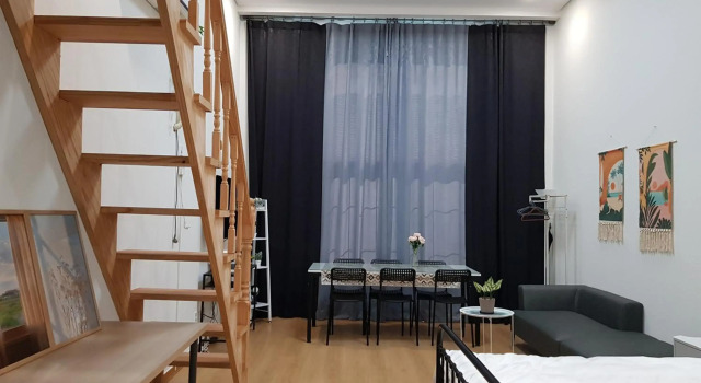 Hongdae Residence - 1min from Hongik Uni station Exit #1, Забронировать Отель Мапхогу Сеул, рядом с Торговая улица Хондэ