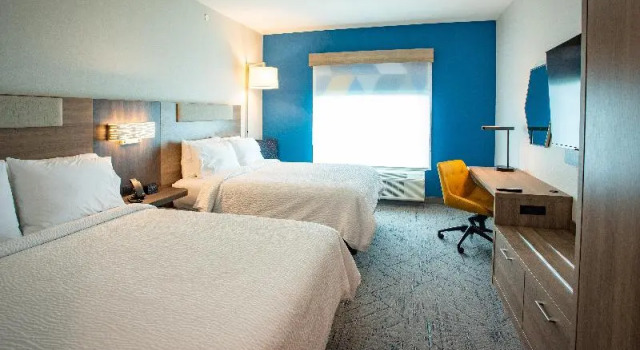 Четырёхместный номер Standard Holiday Inn Express & Suites Pensacola Airport Nor