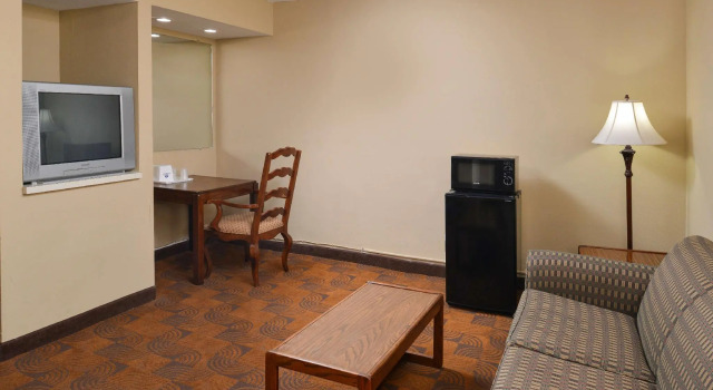 Двухместный люкс Studio 6 Suites Memphis, TN – East Memphis