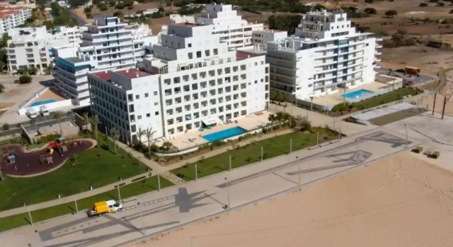 Апартаменты Superb Front Beach Pool Sea View Carteia Flat