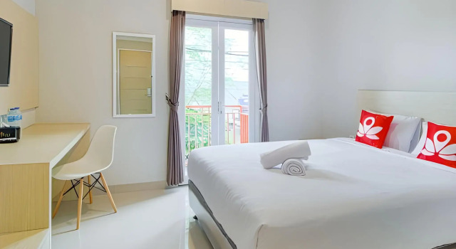 De 80's Pondok Labu, Book Hotel Pangkalanjati West Java