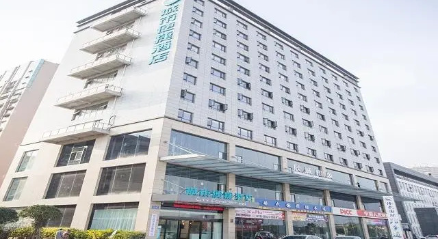 City Comfort lnn Dayi High-speed Railway Station, Boek Hotel Hotels in Chengdu met parkeren, Parkeren