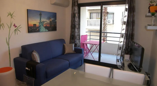 Modern deluxe two-bedroom apartment