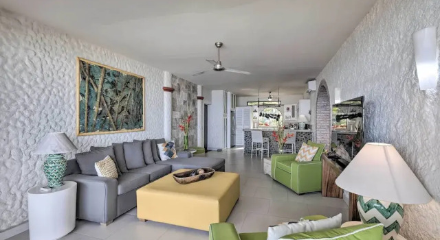 Puerto Vallarta Condo w/ Pool - Walk to La Playa!, Rezerwuj Apartament Apartamenty w Jalisco, Apartament