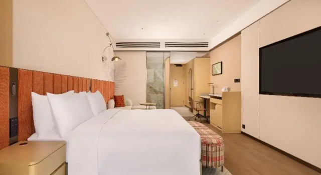 Двухместный номер Standard с видом на бассейн Hilton Garden Inn Xishuangbanna Railway Station