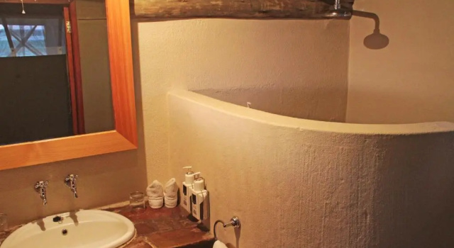 Тент Suricate Tented Kalahari Lodge
