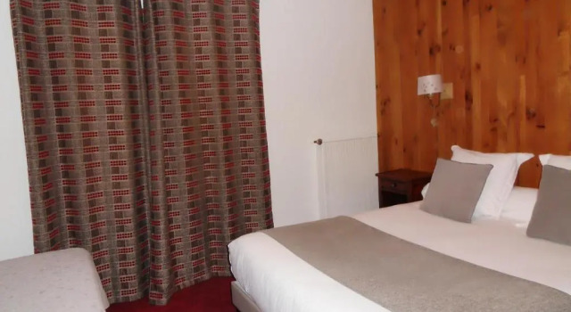 Двухместный номер Standard с видом на бассейн Hôtel du Verdon