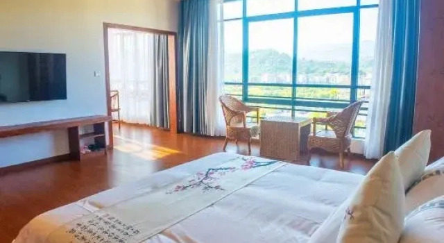 Люкс Deluxe Haotianjing Tangquan Homrstay