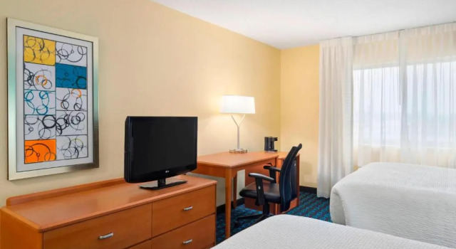 Четырёхместный номер Standard Fairfield Inn & Suites Lima