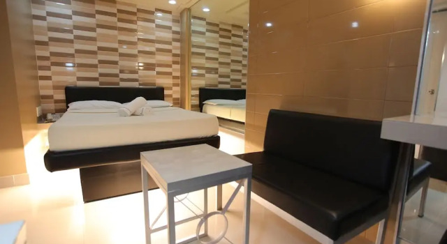 Номер Premier One Serenata Hotel Bacoor