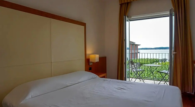 Двухместный номер Standard с видом на озеро Hotel Mavino