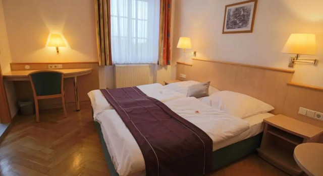 Hotel Restaurant Hambacher WInzer, 预订 酒店 葡萄酒之路上的诺伊施塔特 Wine Route