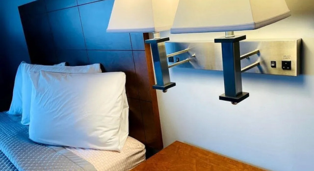 Commodore Perry Inn and Suites, Buchen Sie Hotel Port Clinton Ohio