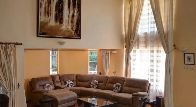 Executive Suite met balkon Adies Garden Suites